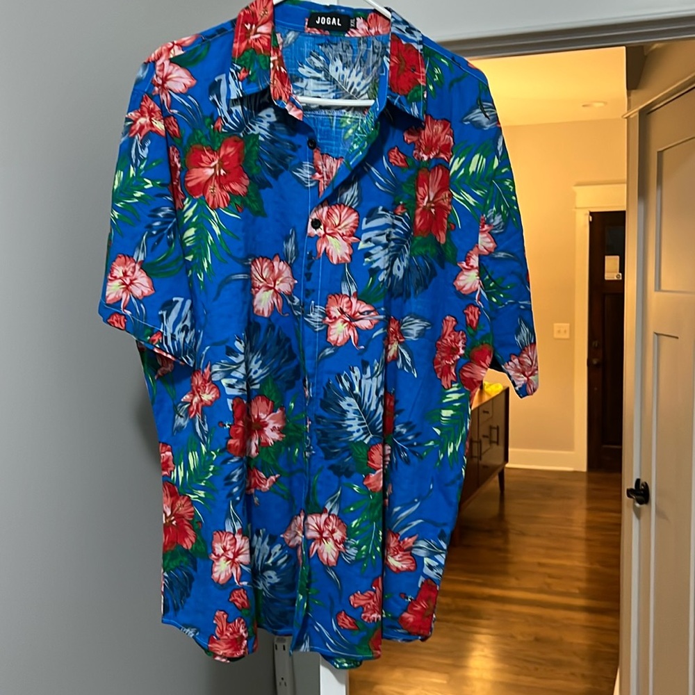Men's button-down Hawaiian t-shirt, size XXL